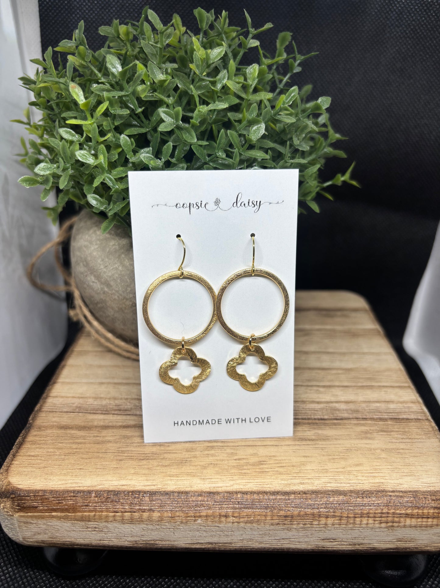 The clover hoops