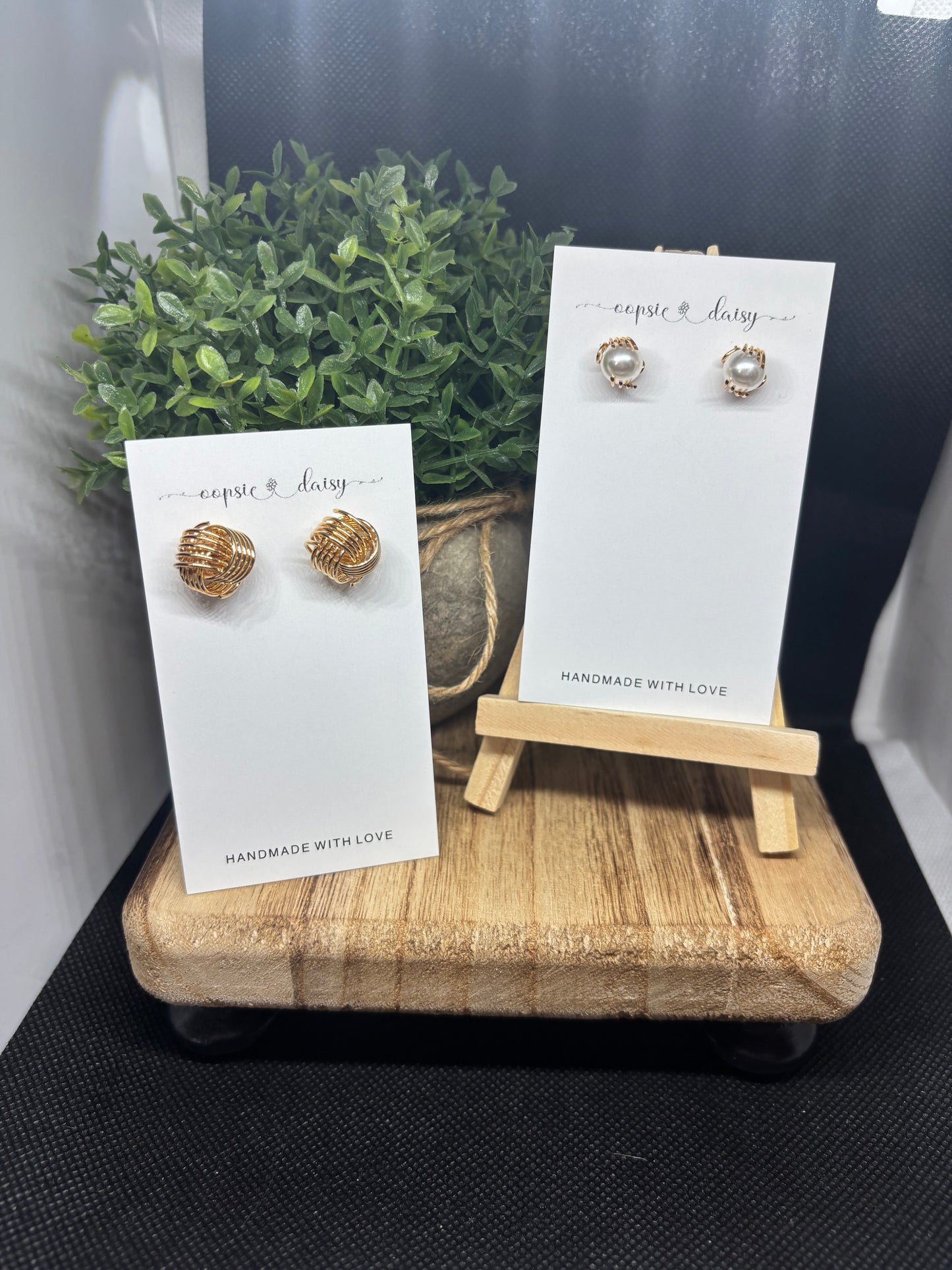 Claw studs