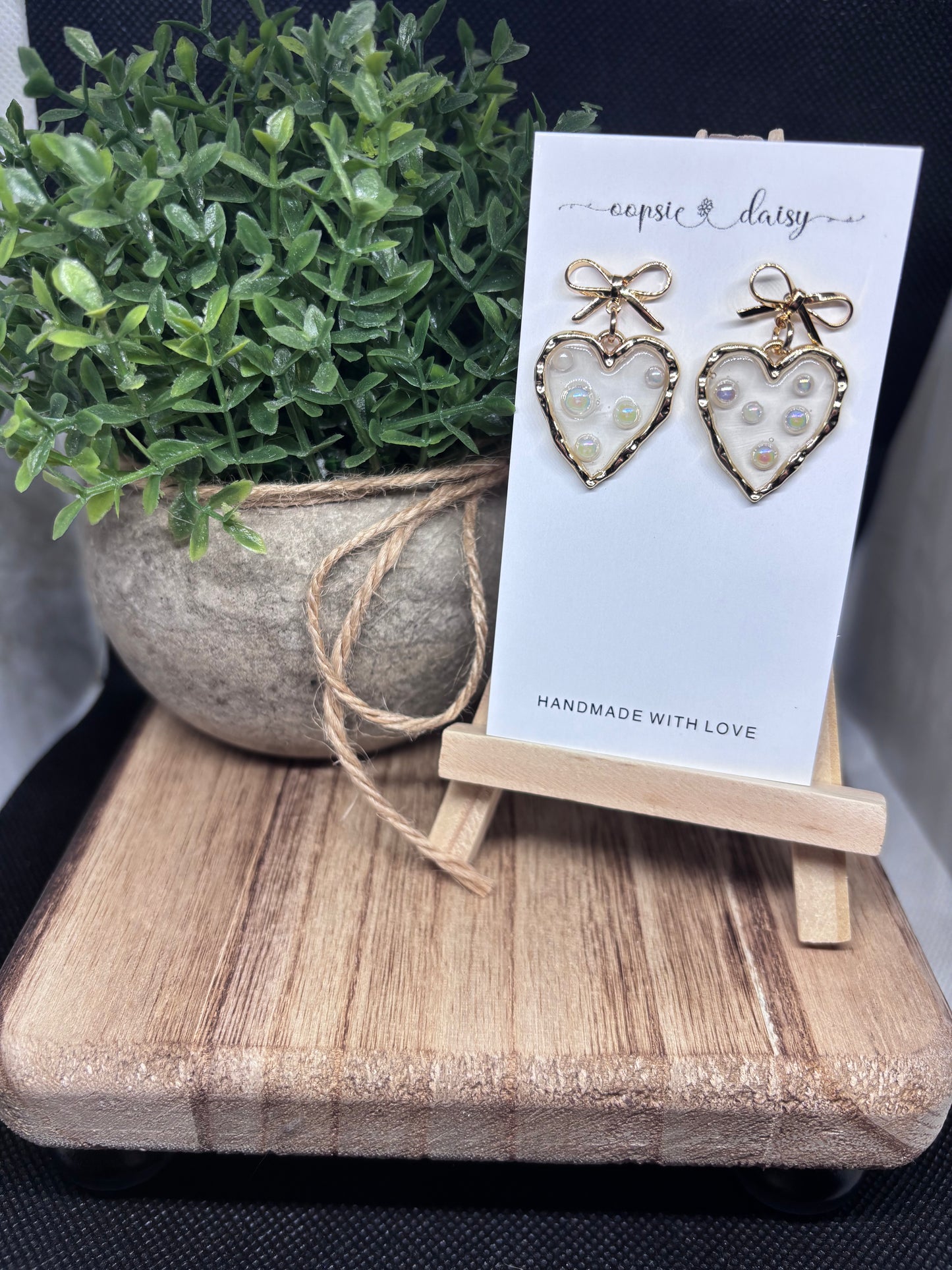 Resin pearl hearts
