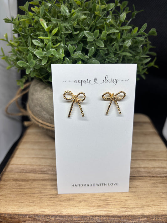 The small rope bow studs