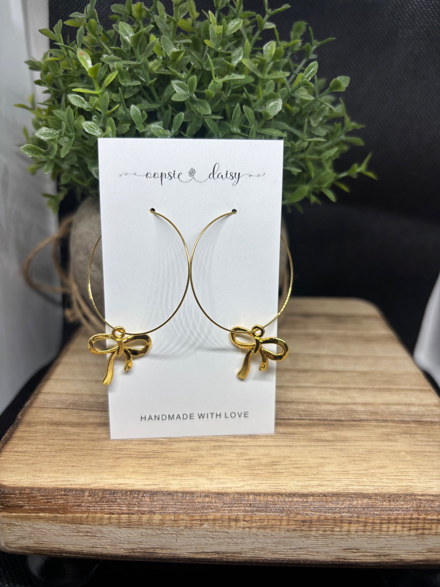The croquette bow hoops