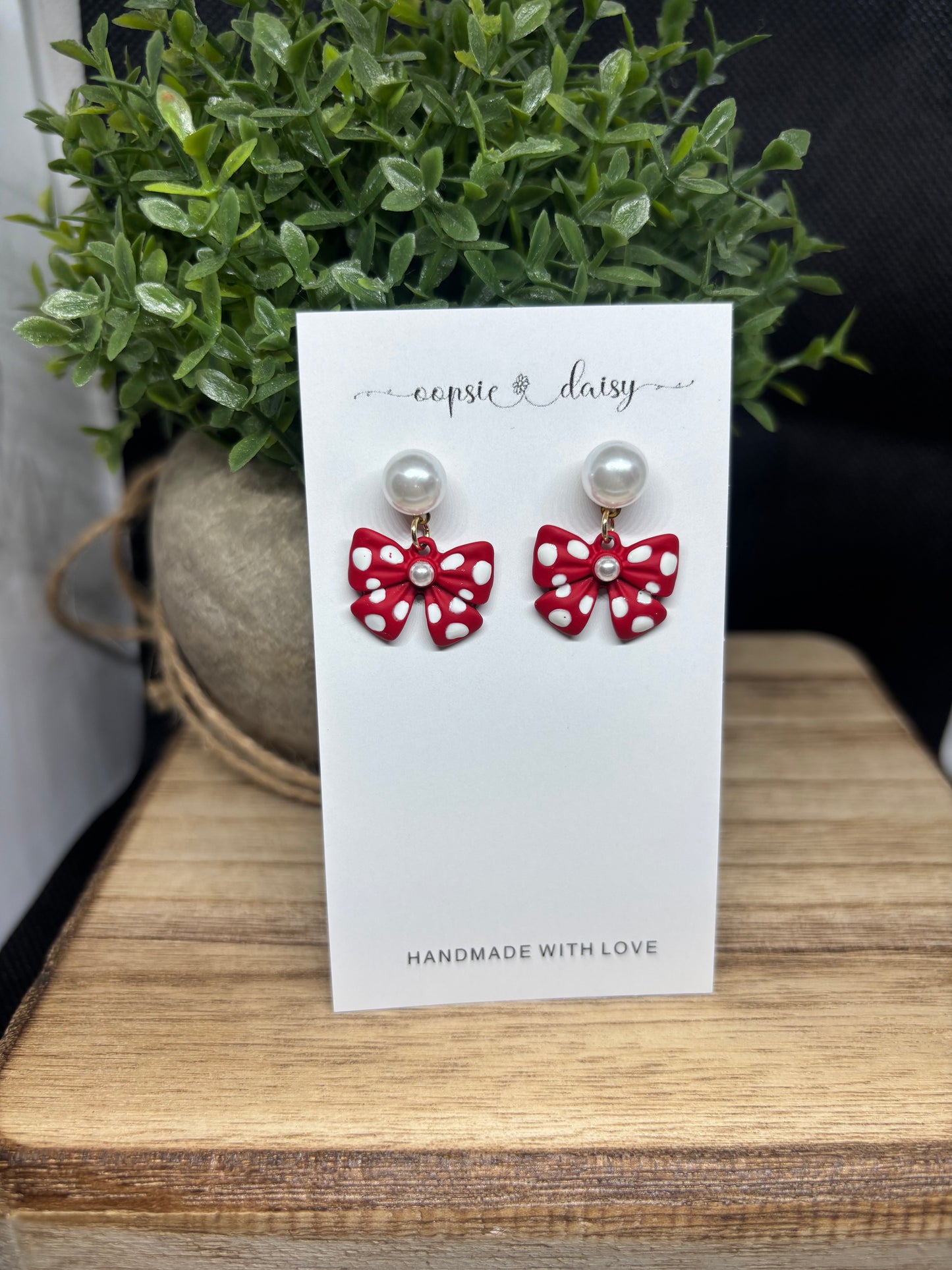 The Minnie red polka dot pearls