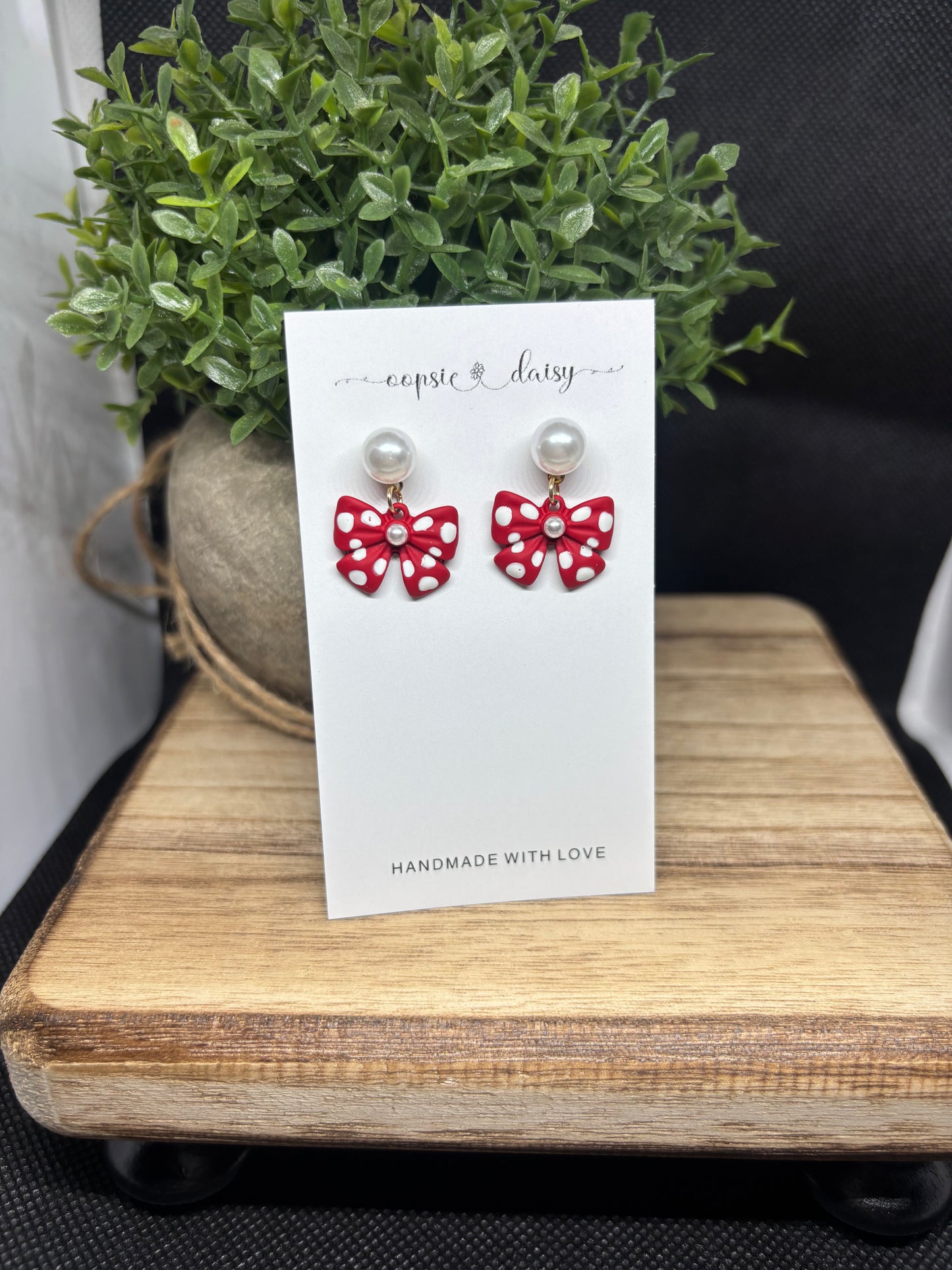 The Minnie red polka dot pearls
