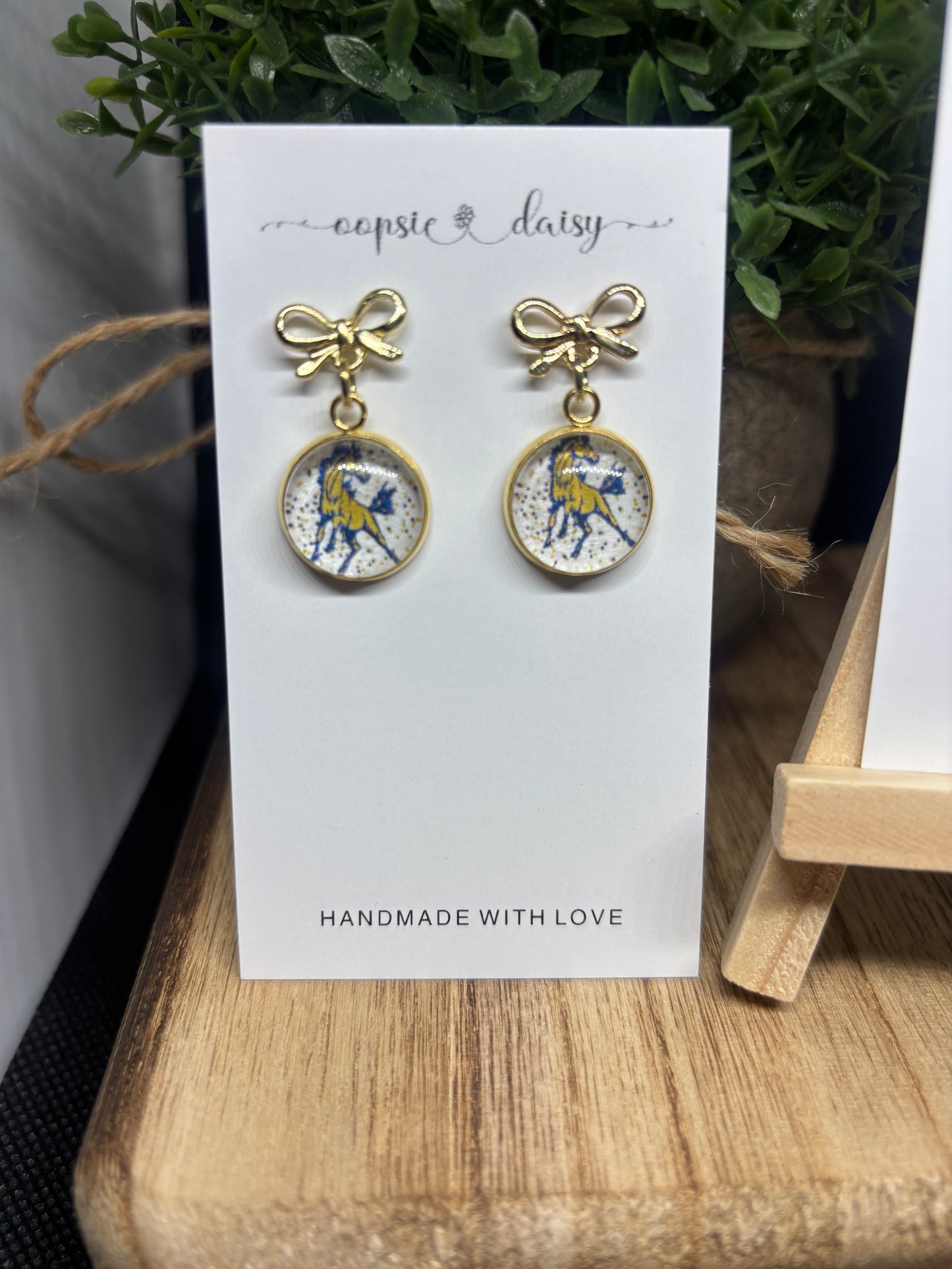 Mustang country earrings