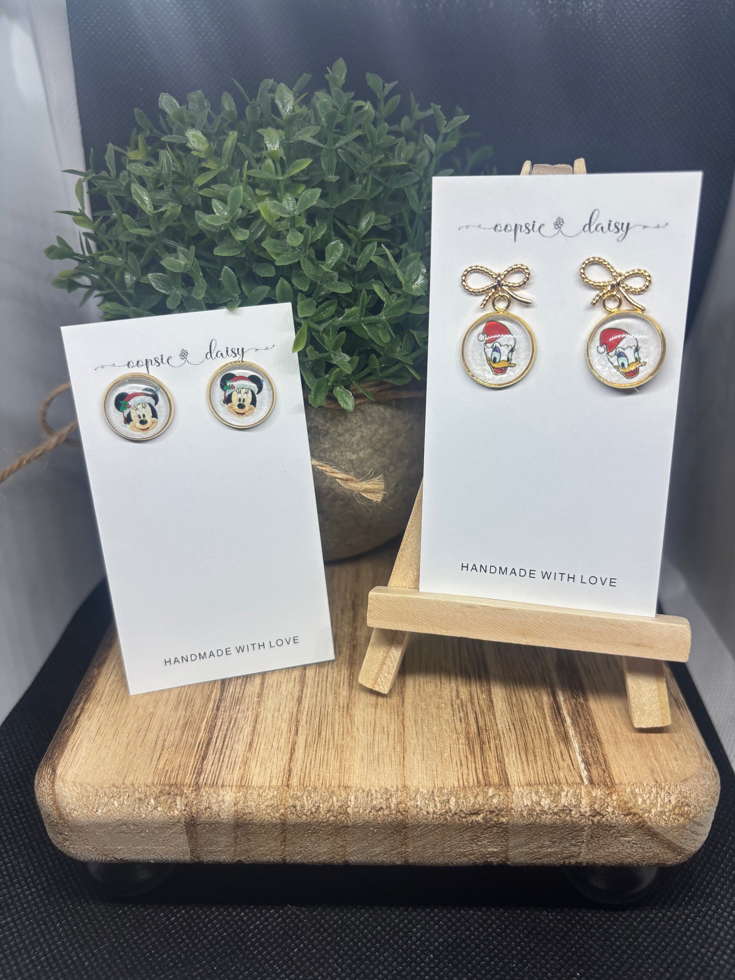 Santa Daisy and Minnie