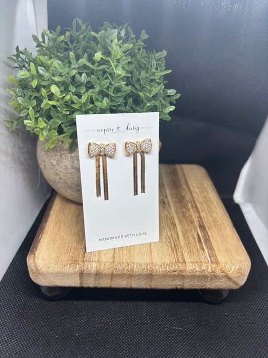 Rhinestone bow herringbone stud