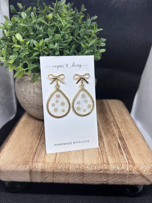 Clear pearl resin earrings