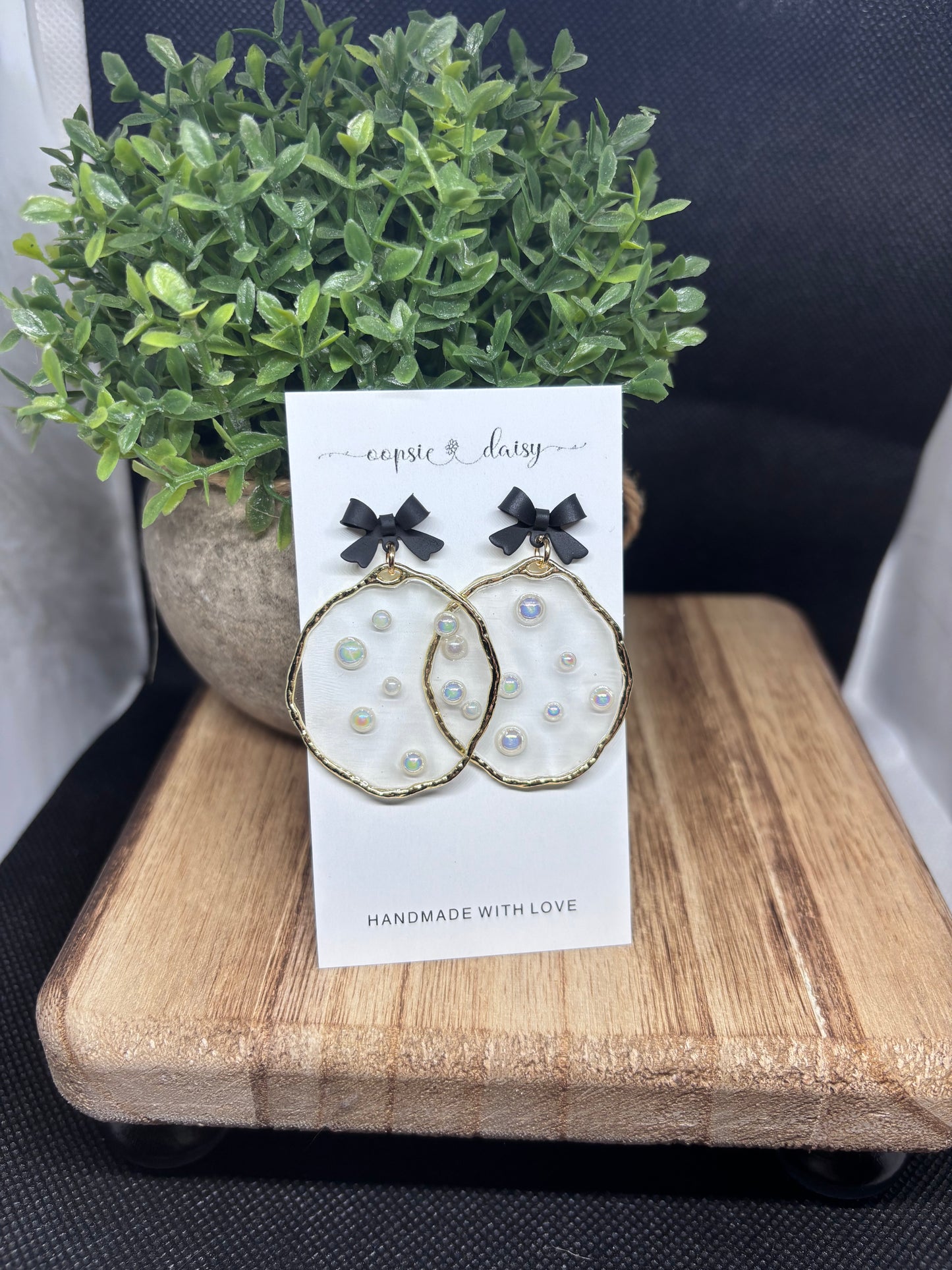 Clear pearl resin earrings